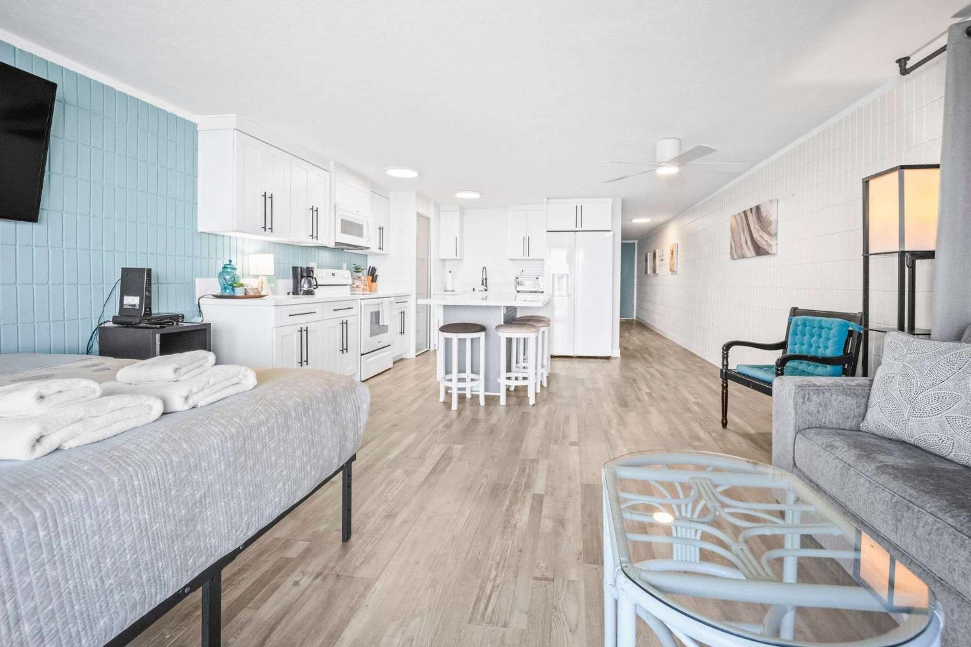 Beautiful Beachfront Condo Laie Exteriör bild