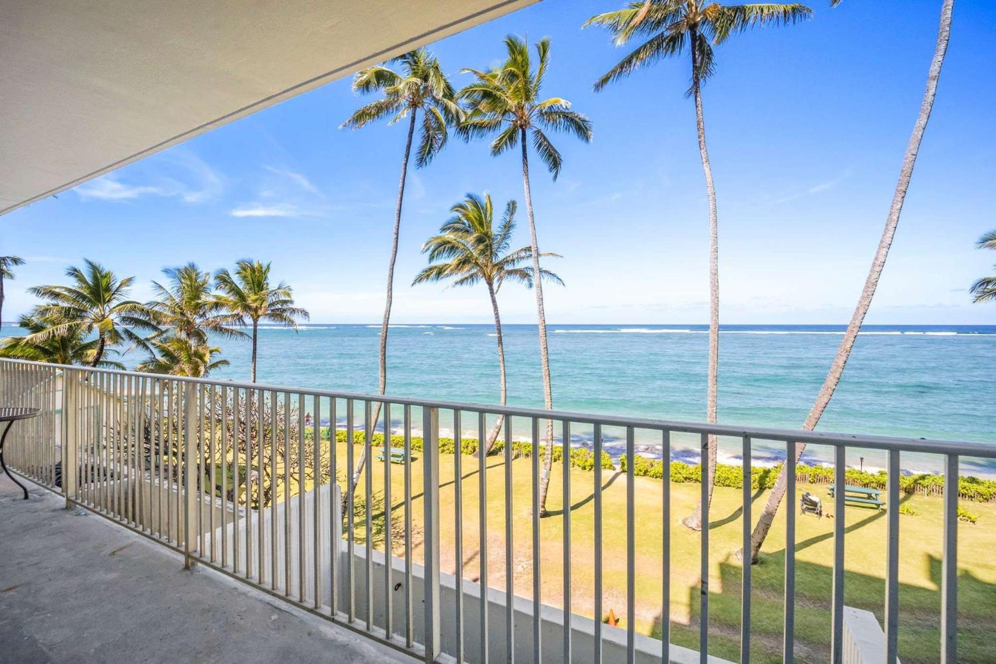 Beautiful Beachfront Condo Laie Exteriör bild